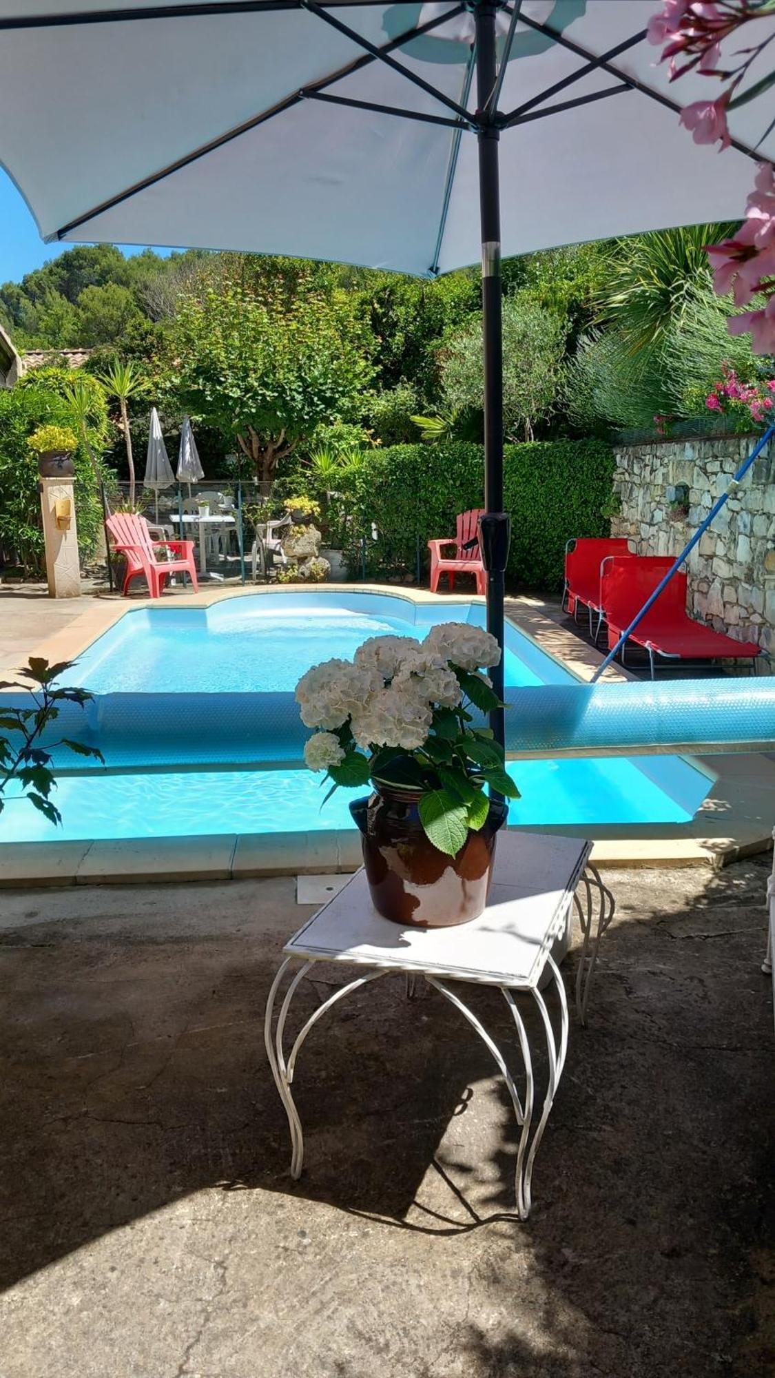 Bed & Breakfast La Sapiniere -chambres Climatisees 3*