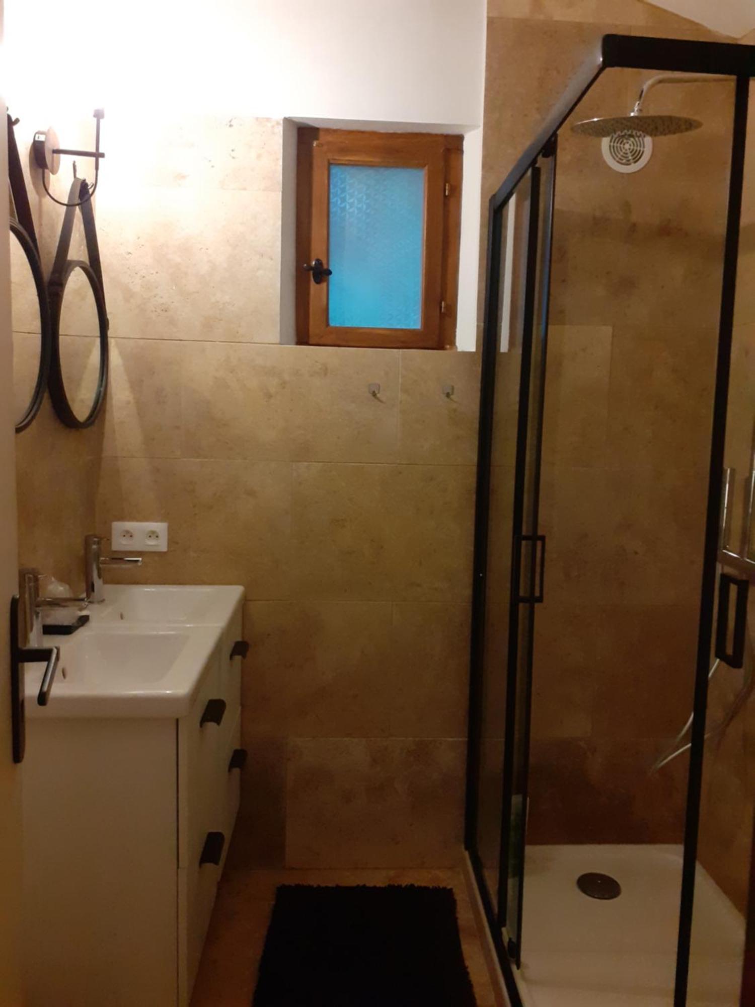 La Sapiniere -chambres Climatisees Bed & Breakfast 3*