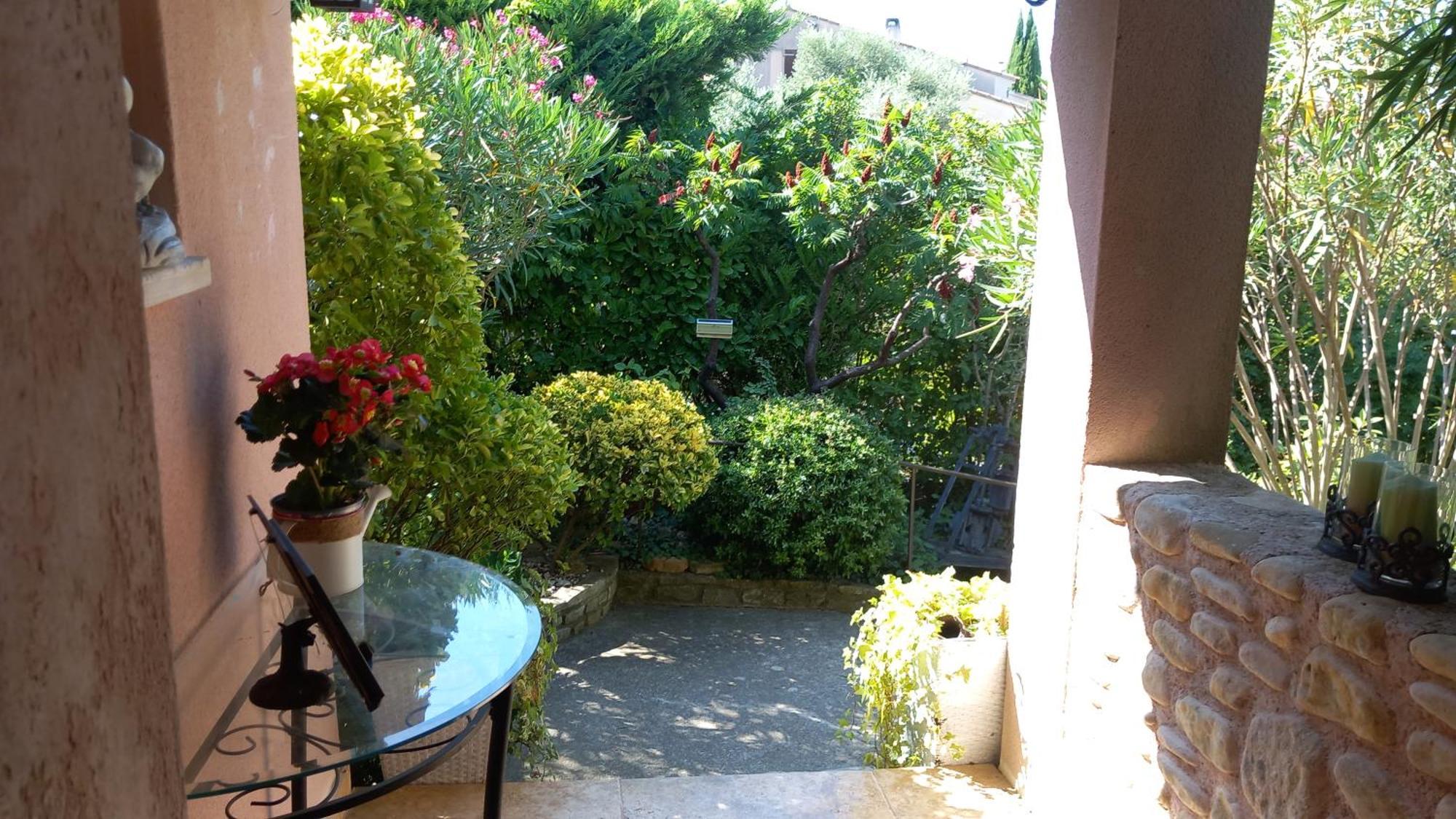 La Sapiniere -chambres Climatisees Buisson