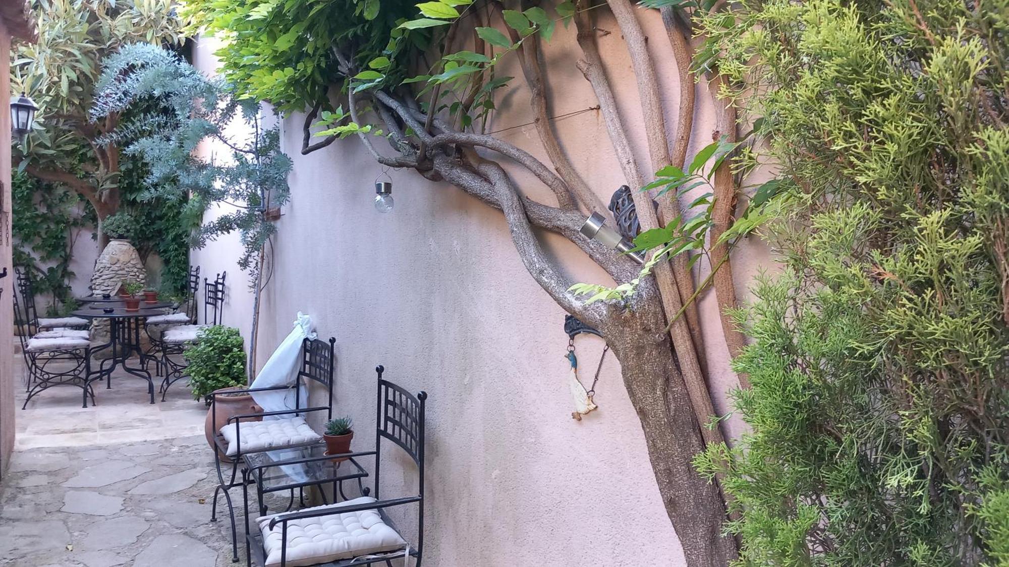 La Sapiniere -chambres Climatisees Bed & Breakfast
